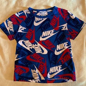 💥⚡️NIKE BOYS (7) LOGO T-SHIRT⚡️💥